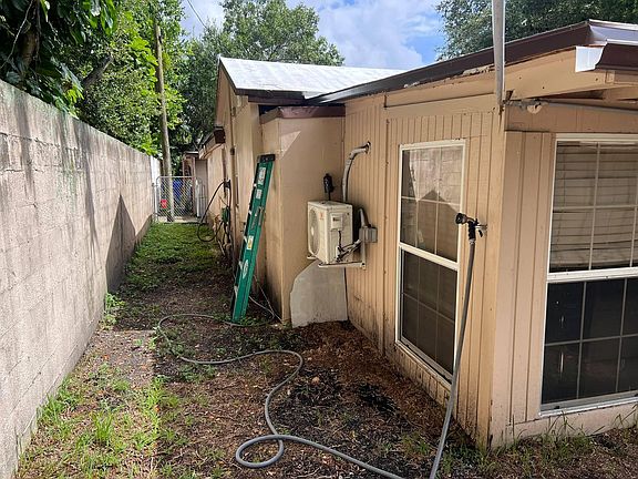 4th image of 4100 N 32nd Court