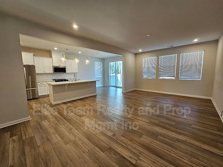 3108 Cheyney Park Dr — Photo 5