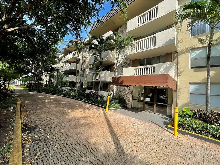 1800 Sans Souci Blvd #206 — Photo 14
