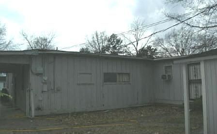2nd image of 935 Vincent St