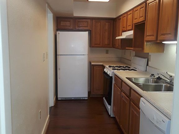 5th image of 22 Sandra Ln