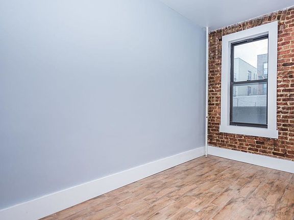 4th image of 31-38 34th St #1R