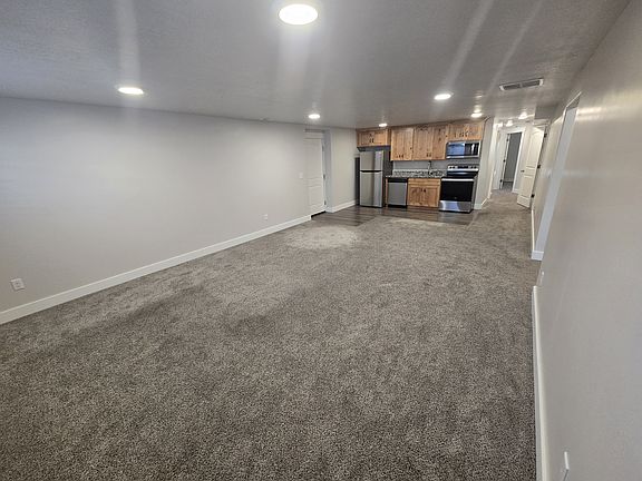 2nd image of 1481 N Arcadia Dr