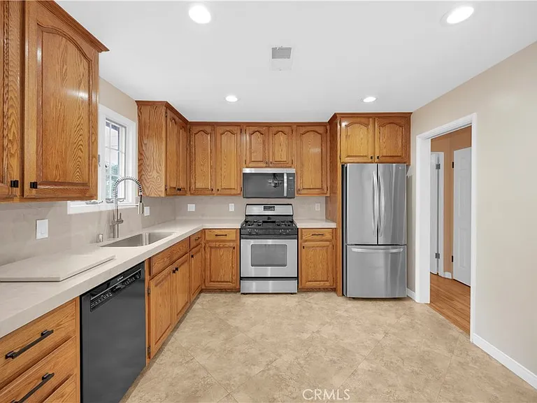 10751 Allen Dr — Photo 10