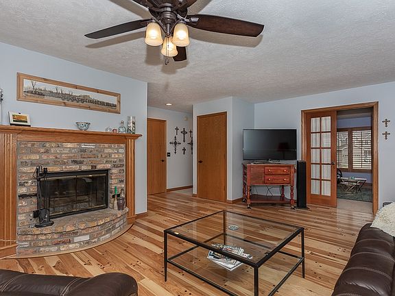 4th image of 1112 Magnolia Cir