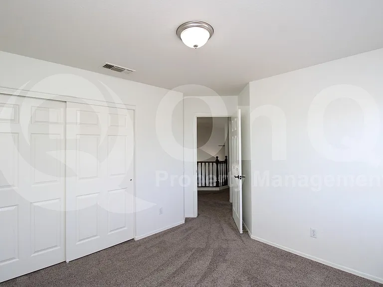 137 W Leah Ct — Photo 14