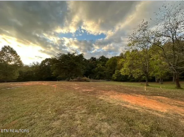 623 Ogalla Dr, Seymour, TN 37865