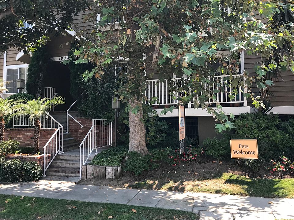 Front of Building from Blix Street