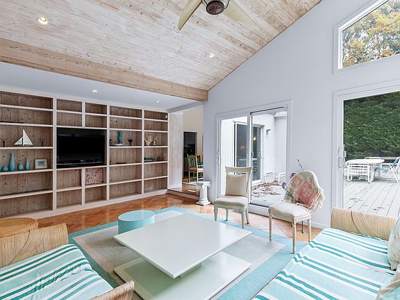 4th image of 52 Montauk Ave