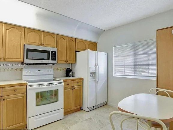 3rd image of 4000 Crystal Lake Dr APT 215