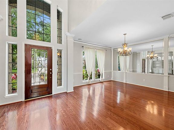 4th image of 312 Shore Breeze Ln