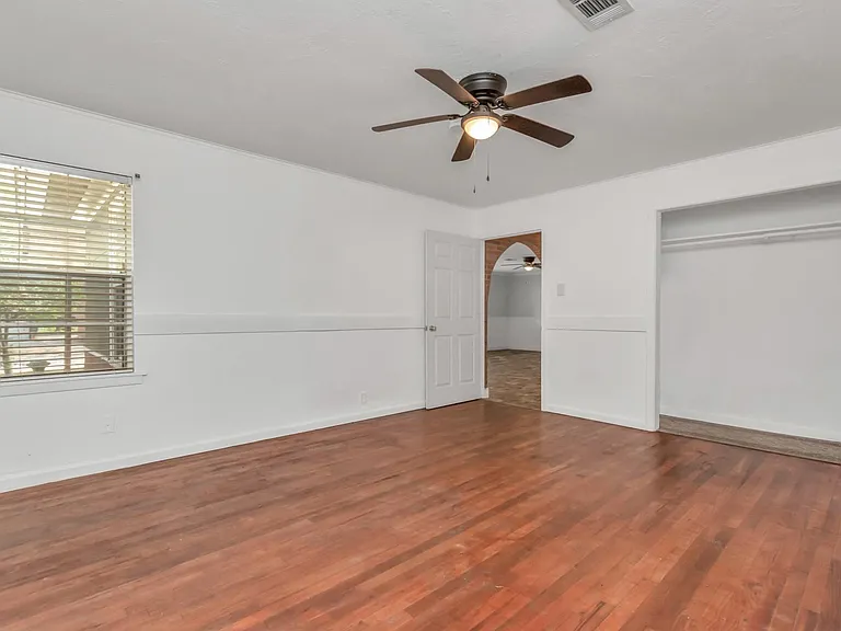 602 Everett St — Photo 33