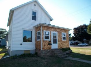 195 5th St, Prairie Du Sac, WI 53578
