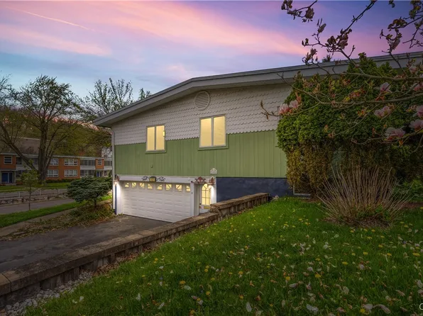 101 Hatherly Rd, Syracuse, NY 13224