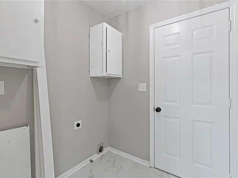 1111 Pin Oak Dr — Photo 12