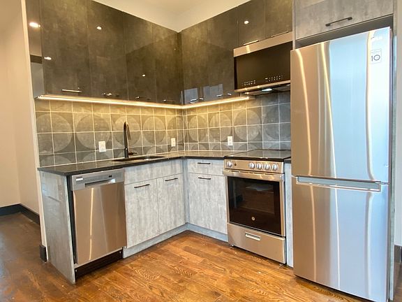 3rd image of 344 Irving Ave #3C