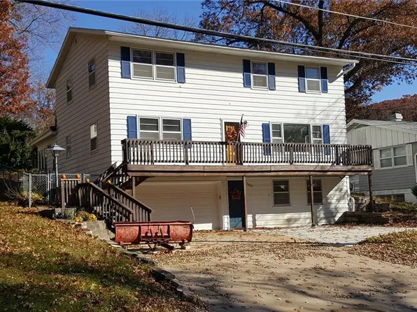 2622 Westwood Dr NW, Cedar Rapids, IA 52405