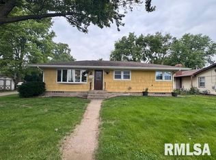 1316 2nd St, Camanche, IA 52730