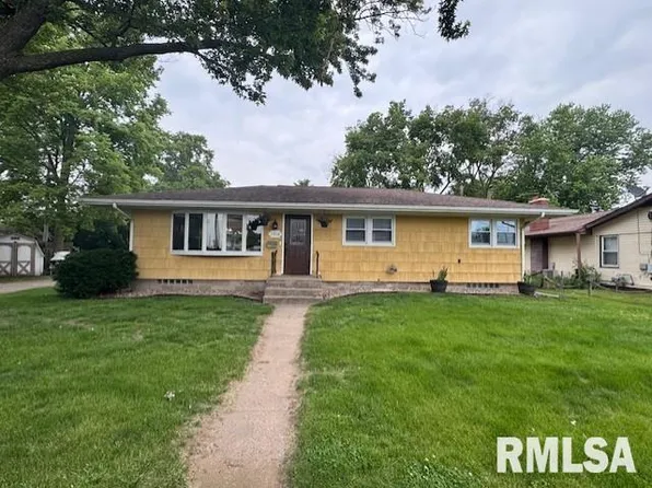 1316 2nd St, Camanche, IA 52730