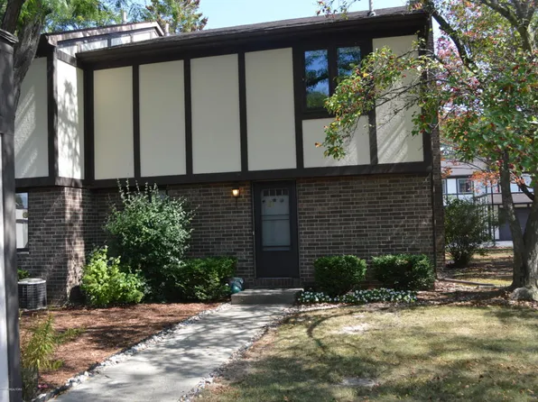 6226 Brookline Ct, East Lansing, MI 48823