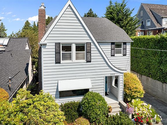 2nd image of 2910 W Crockett Street