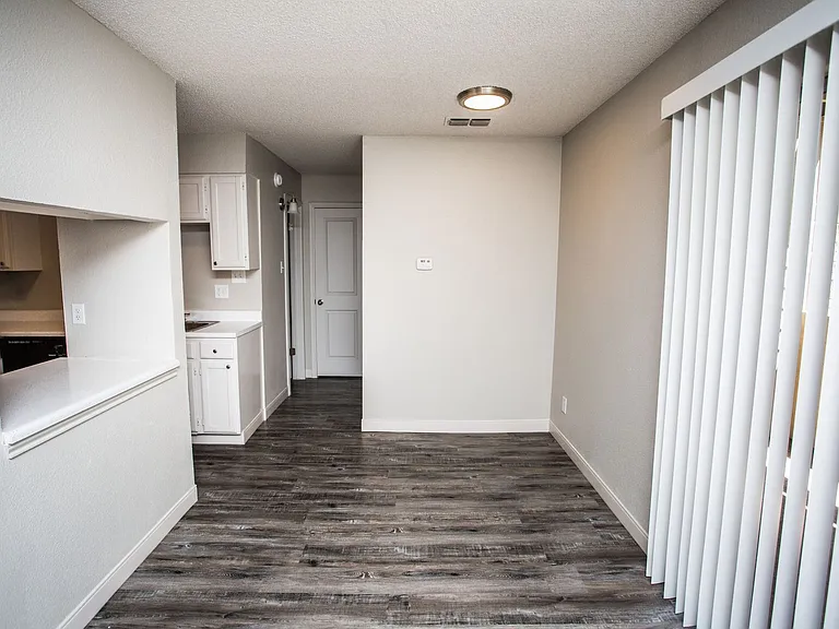 Saddlewood Apartments — Photo 34