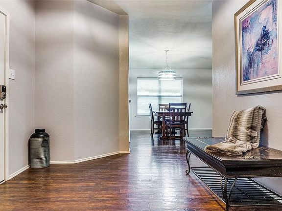 3rd image of 625 Silverleaf Ct