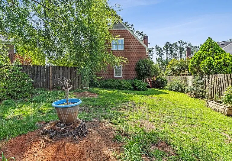 879 Sparkleberry Rd — Photo 33