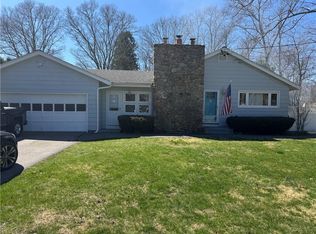 71 Crandall Rd, Tiverton, RI 02878
