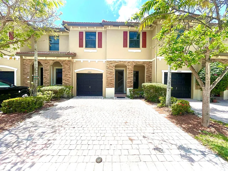 23364 SW 113th Psge #33032 — Photo 1