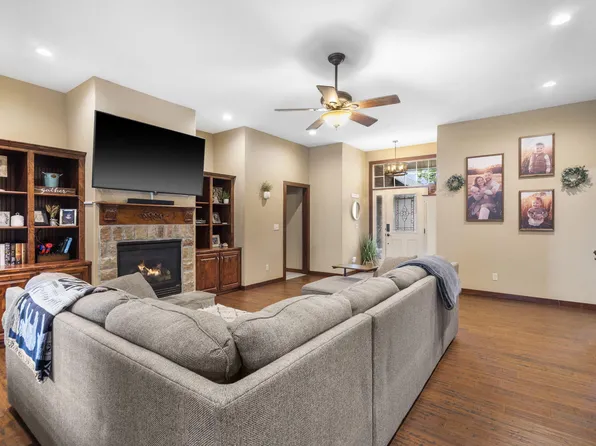 301 N Bonda Way, Nixa, MO 65714