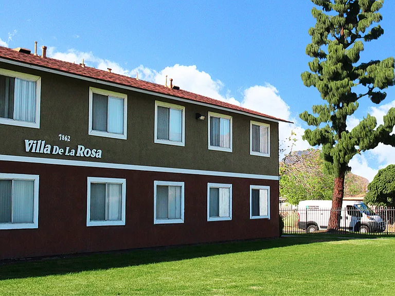 Villa De La Rosa Apartments — Photo 17