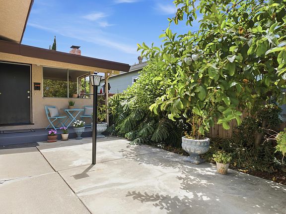 3rd image of 1478 Plaza Dr