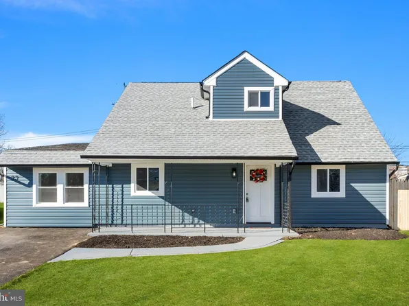 33 Nearwood Ln, Levittown, PA 19054