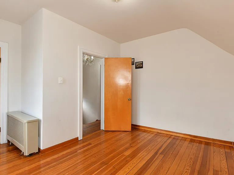 241 Maple St — Photo 14