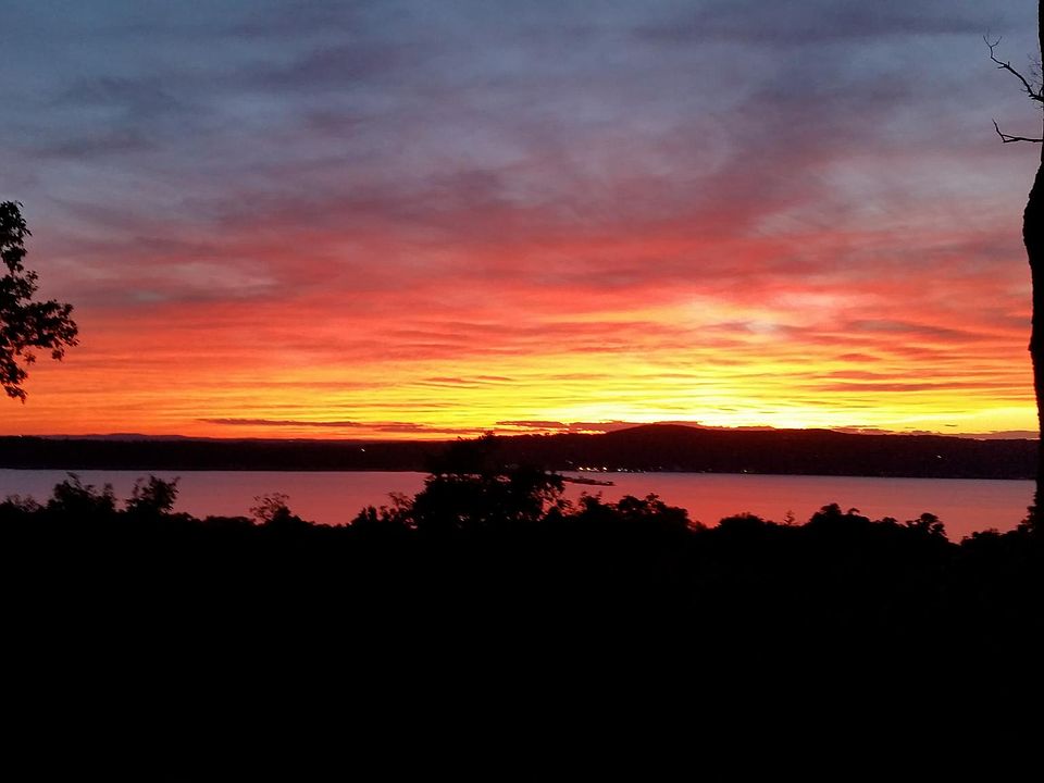 Year round Hudson sunset views