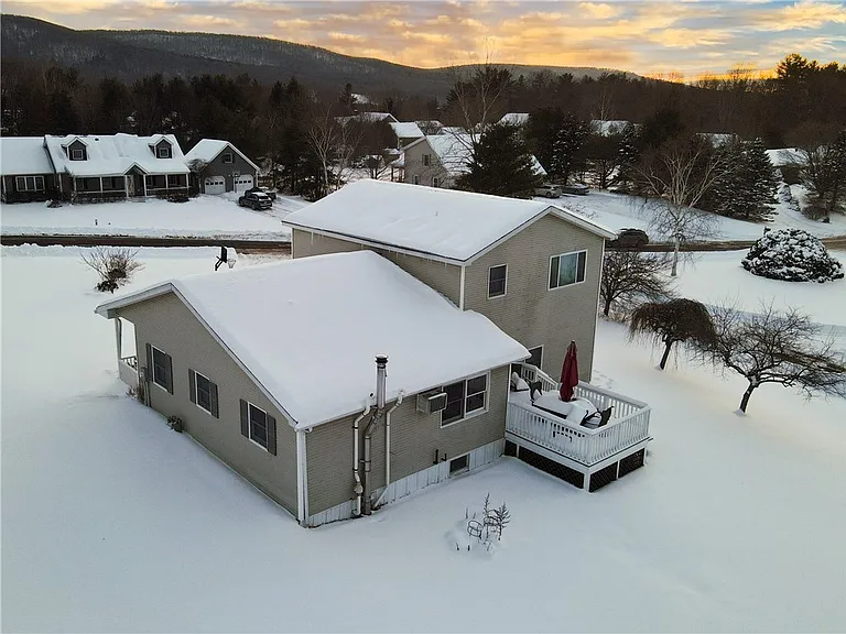 112 Central Dr — Photo 6