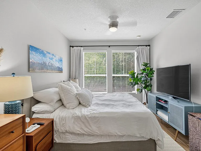 1185 SW 9th Rd #212 — Photo 18