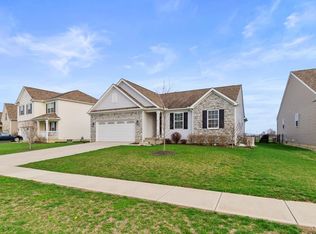 159 Chestnut Commons Dr, Commercial Pt, OH