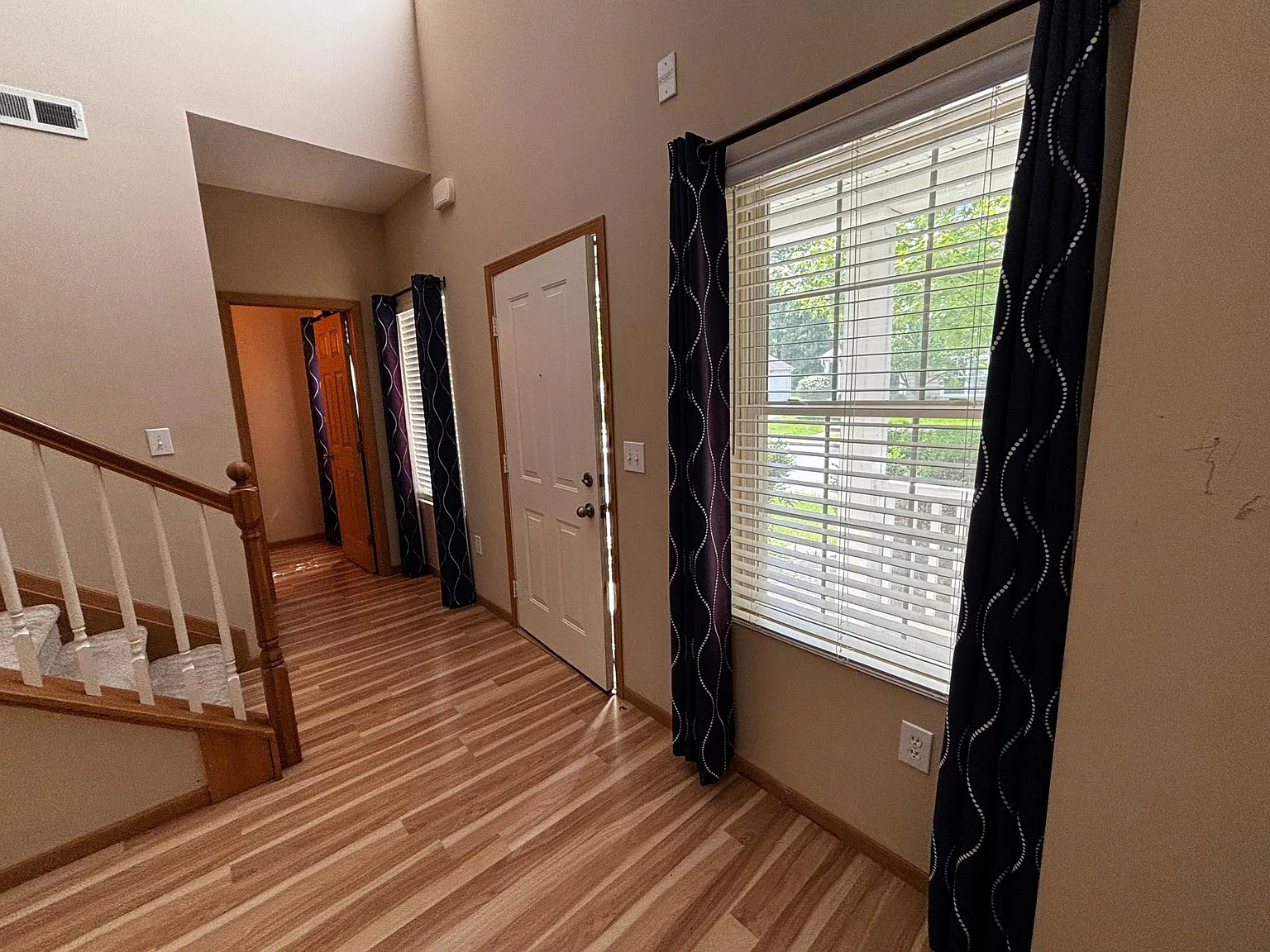 3 bed, 1648 sqft, $2,600 — Photo 3