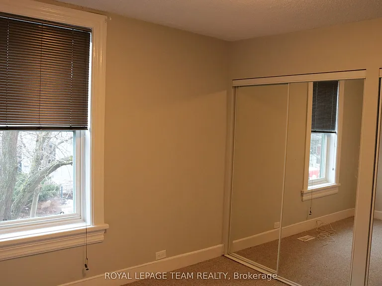 35 Ivy Cres — Photo 14