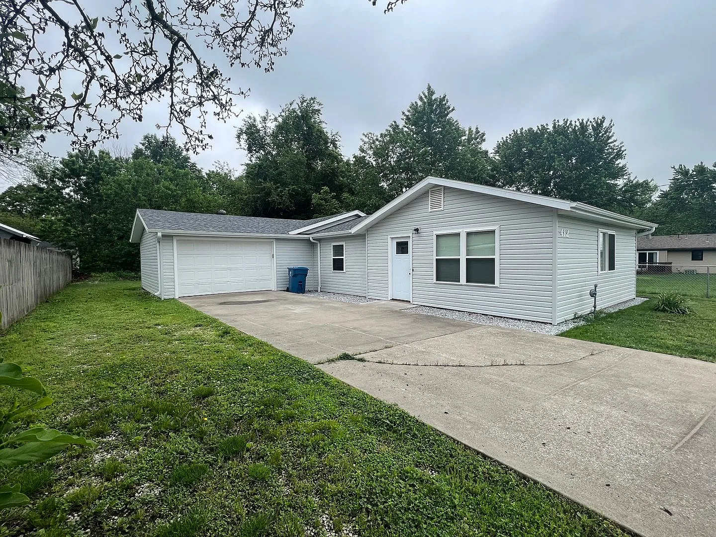 Newly Remodeled 3 Bedroom, 1 Bath with a 1 Car Garage — Photo 2