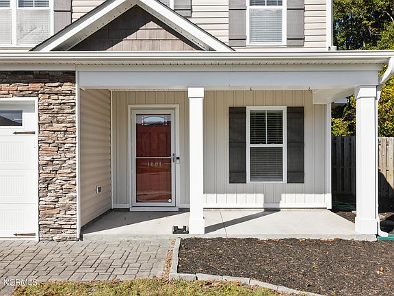 2nd image of 1001 Deer Hill Drive