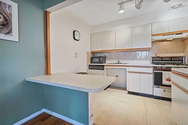 Sold by Century 21 Amiable Realty Group II Inc | media 13