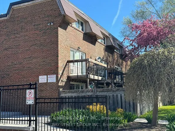 55 Godstone Rd #114, Toronto, ON M2J 3C8