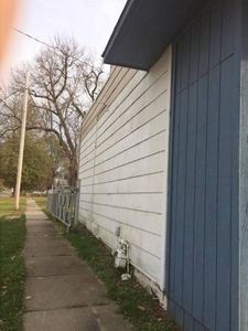 715 E 25th St, Des Moines, IA, 50317