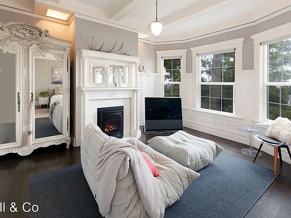 4th image of 2255 California St