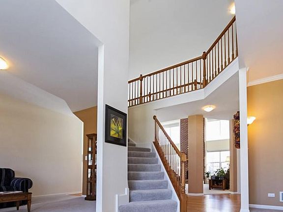 2nd image of 329 Erie Cir