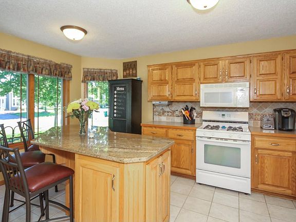 4th image of 9147 Yates Bay Ct