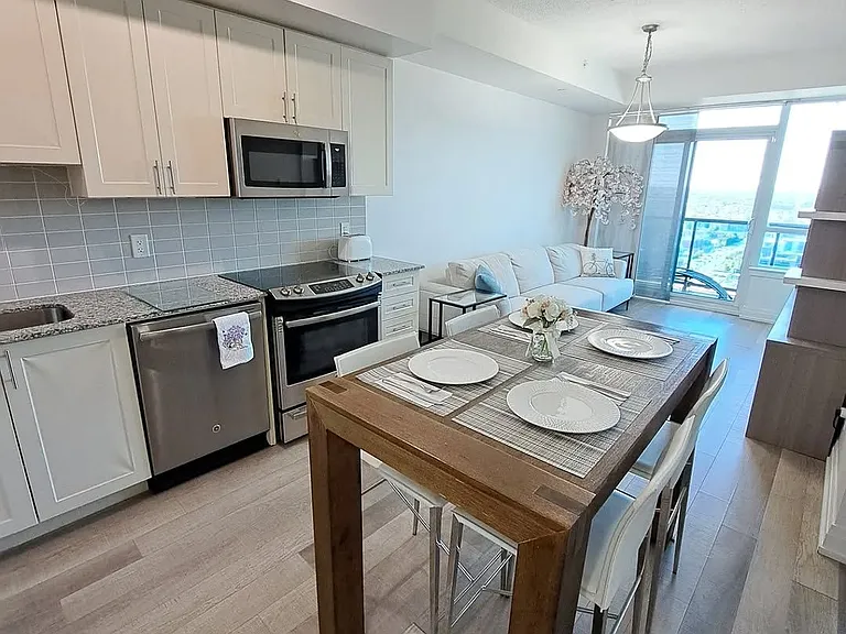 7165 Yonge St #2301 — Photo 2